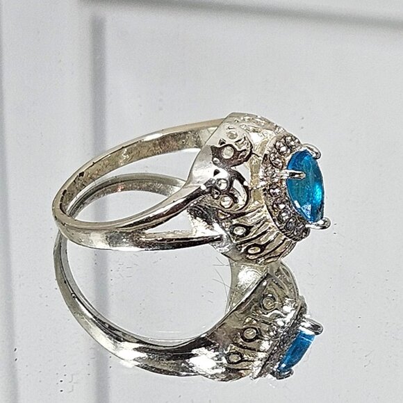 Sterling Silver Ring with Blue Lab Created Stone - Picture 5 of 8